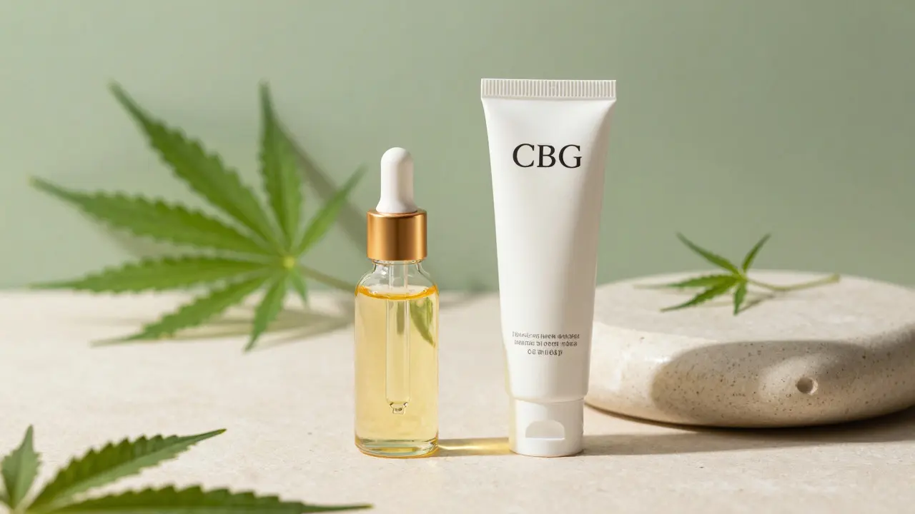 Luxuriöse CBG-Ölflasche und Creme auf hellem Stein mit Hanfblättern